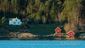 Herbst-Faerbung-Fjord-Rorbuer-Fischerhuetten-Fischerhaeuser-Fischerhaus-Norwegen-A_NIK500_1770_0009