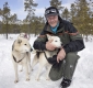 mann-musher-schlittenhunde-siberian-sibirischer-husky-1-sony_dsc1340