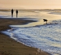 Landschaften-Wild-Atlantic-Way-Spaziergaenger-Strandspaziergang-Abendstimmung-Meereskueste-Nordkueste-Irland-Nordirland-irische-nordirische-A_SAM4611