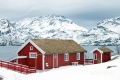fjord-holz-land-haus-norwegen-lofoten-winter-schnee-landschaft-i_mg_6884