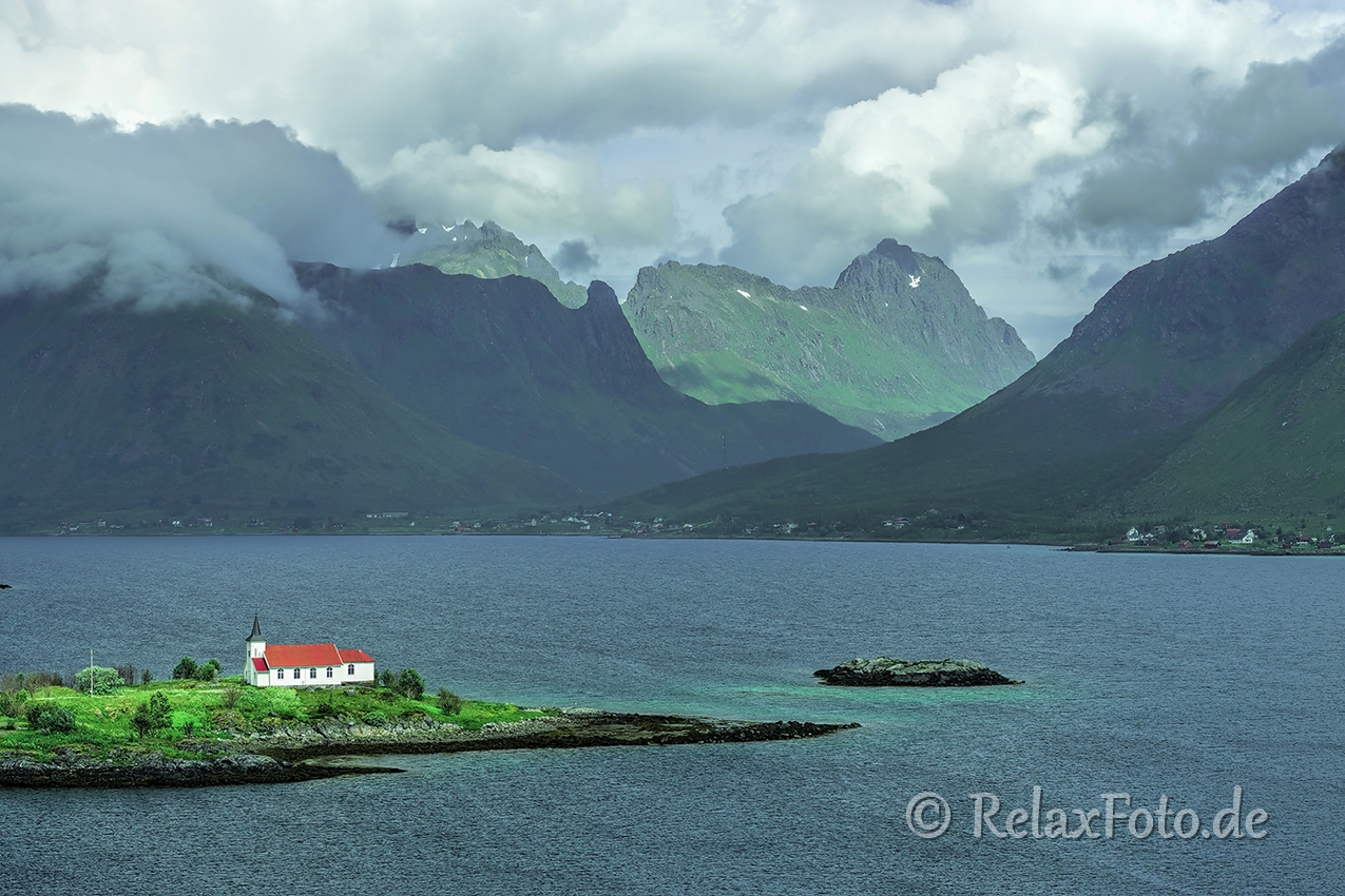Lofoten-Landschaften-Landschaftsbilder-Landschaftsfotos-Bilder-Kirche-Fjord-Fotos-A-Sony_DSC0533.jpg