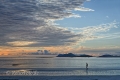 Lofoten-Landschaften-Landschaftsbilder-Landschaftsfotos-Bilder-Fotos-Fjord-Abendhimmel-Abendstimmung-Sonnenuntergang-Mitternachtssonne-Strandwanderer-Strandwanderung-B_DSC4333.jpg