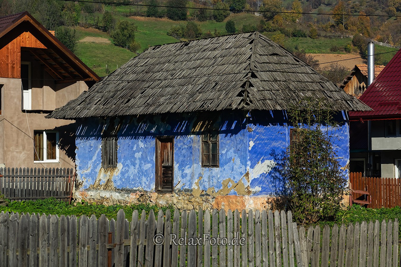 Mittelalter-Land-Haus-blau-Rumaenien-Siebenbuergen-Transylvanien-RX_02839 Kopie