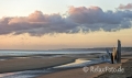 Mahnmal-Skulptur-Denkmal-Strand-Normandie-Morgenlicht-Morgenstimmung-Omaha-Beach-Frankreich-D-Day-Gedenkstaette-USA-US-Army-A_SAM4075