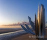 Mahnmal-Skulptur-Denkmal-Strand-Normandie-Morgenlicht-Morgenstimmung-Omaha-Beach-Frankreich-D-Day-Gedenkstaette-USA-US-Army-A_SAM4083