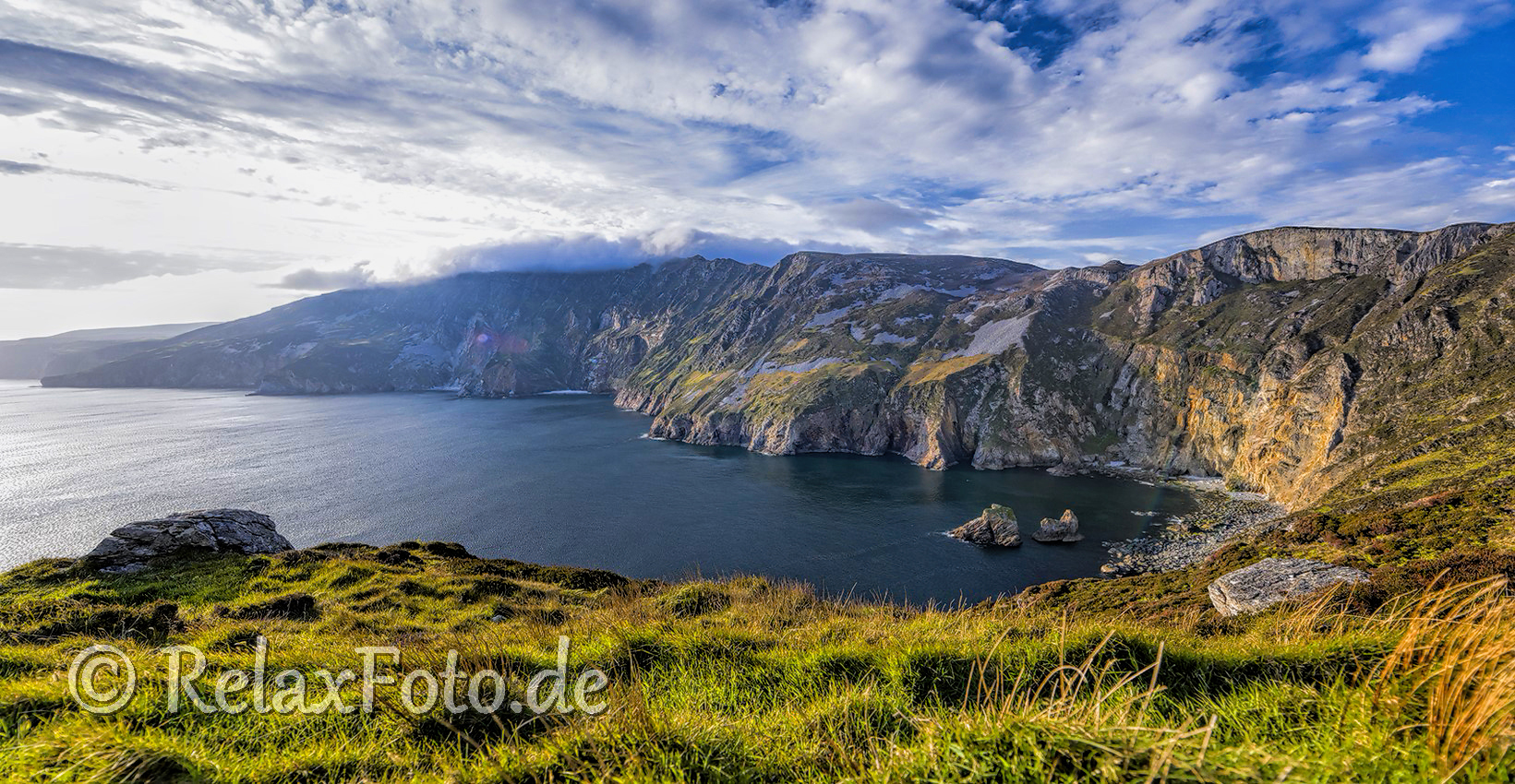 Landschaften-Felsen-Steilkueste-Wild-Atlantic-Way-Irland-Irische-Kueste-Westkueste-A_NIK4668
