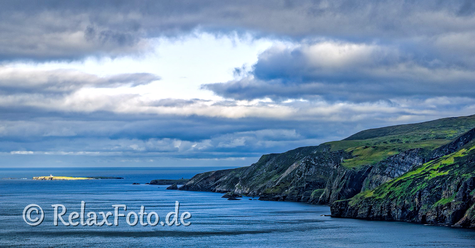 Landschaften-Felsen-Steilkueste-Wild-Atlantic-Way-Irland-Irische-Kueste-Westkueste-A_SAM4708